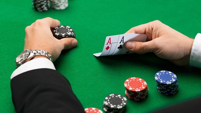 Cách chơi poker - Hướng dẫn chi tiết cho người mới bắt đầu